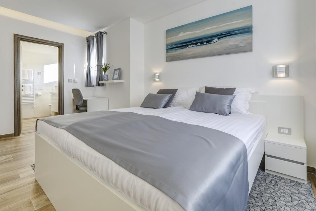 Viras Luxury Holiday Премантура Екстер'єр фото