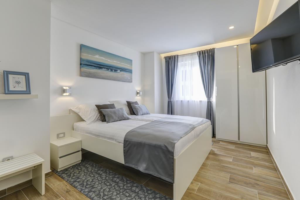 Viras Luxury Holiday Премантура Екстер'єр фото